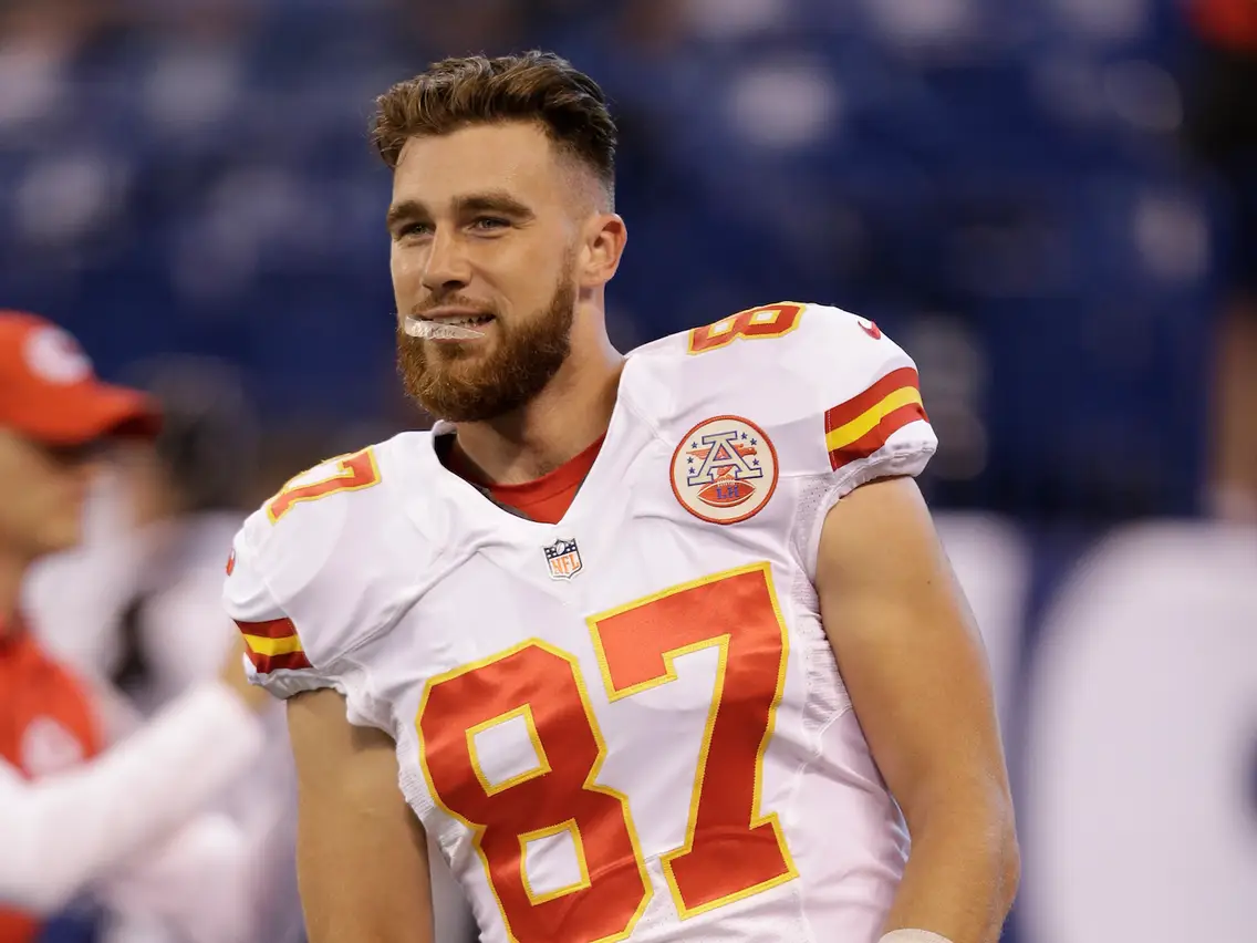 How Tall is Travis Kelce